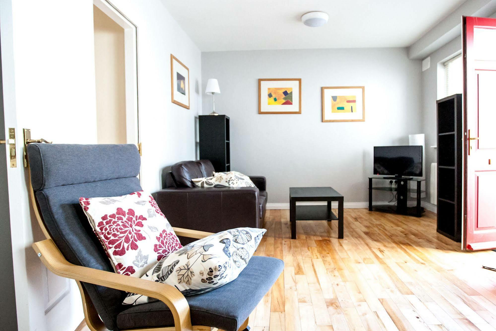 Dominick Street Apartments غالواي المظهر الخارجي الصورة