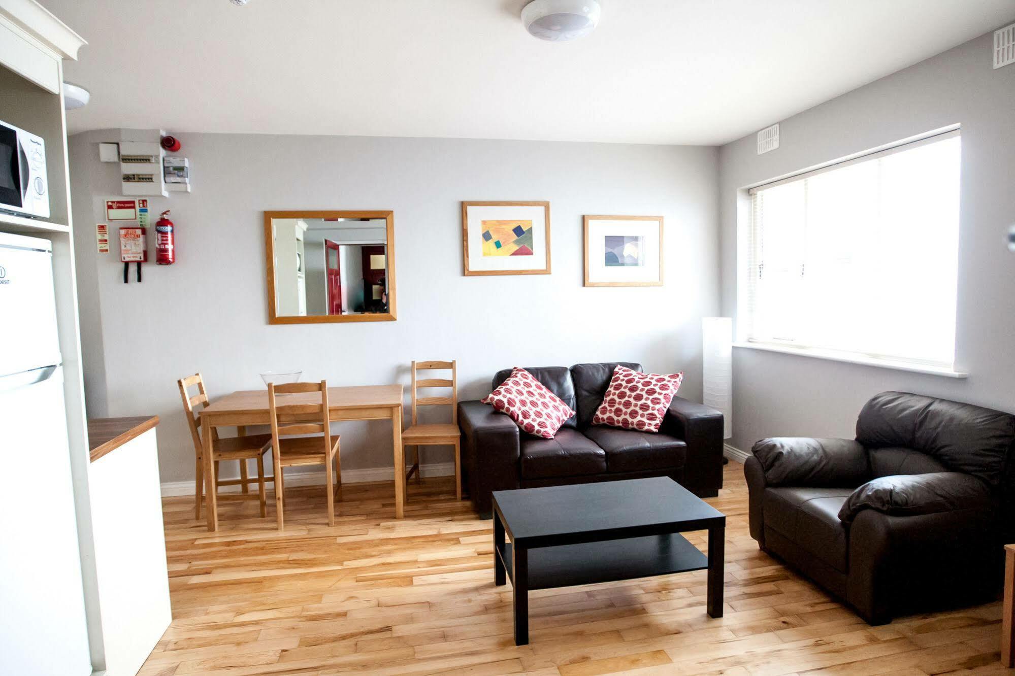 Dominick Street Apartments غالواي المظهر الخارجي الصورة