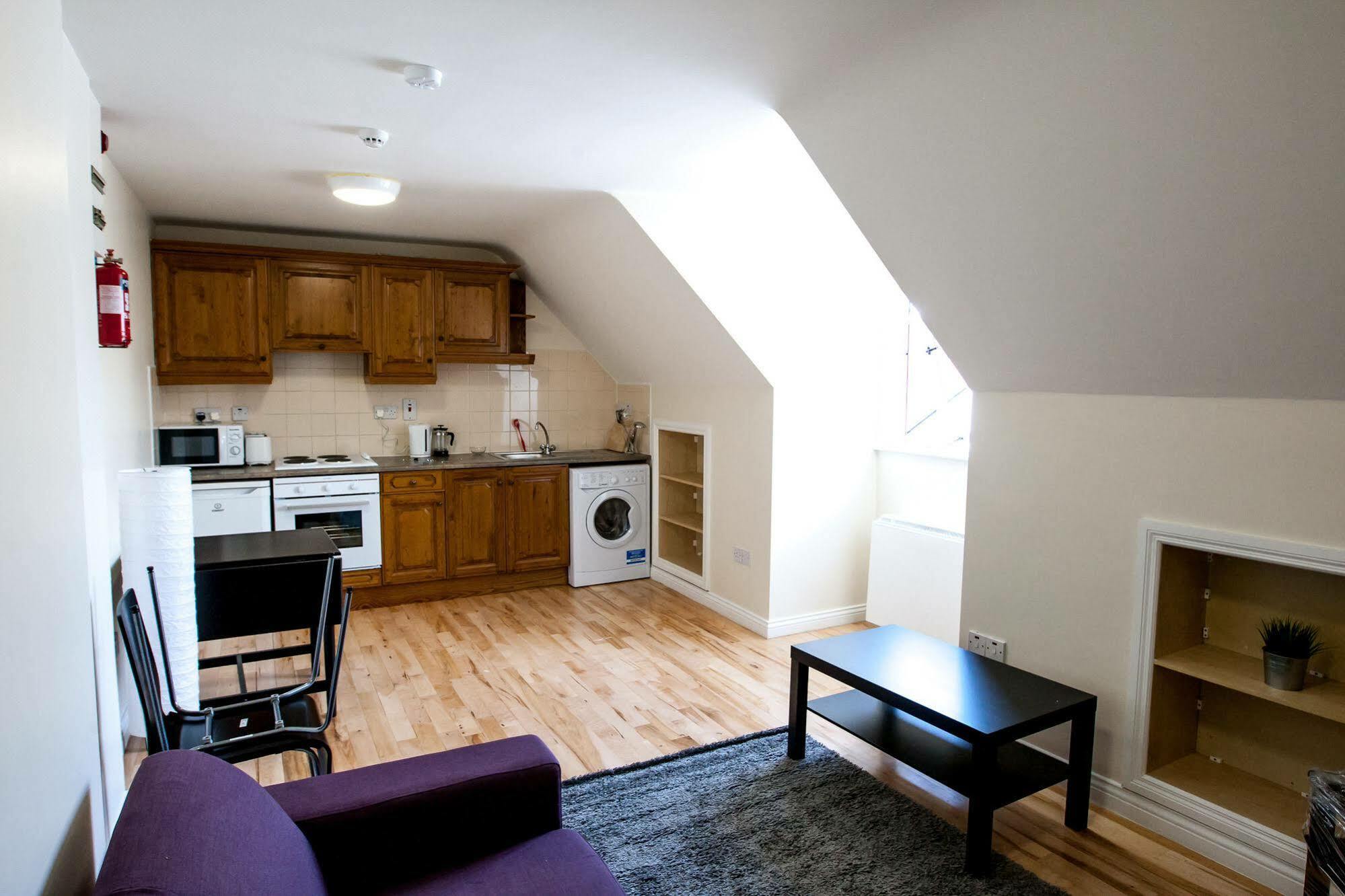 Dominick Street Apartments غالواي المظهر الخارجي الصورة