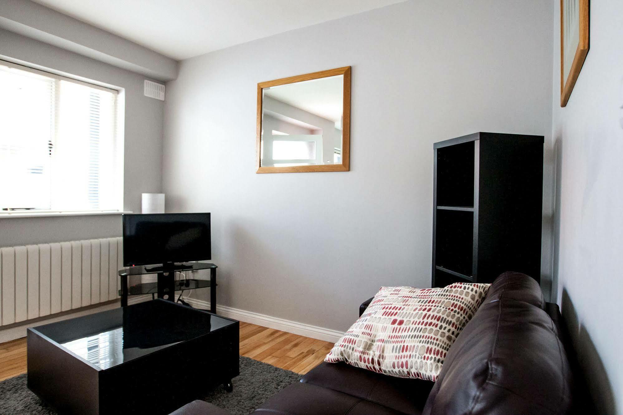 Dominick Street Apartments غالواي المظهر الخارجي الصورة