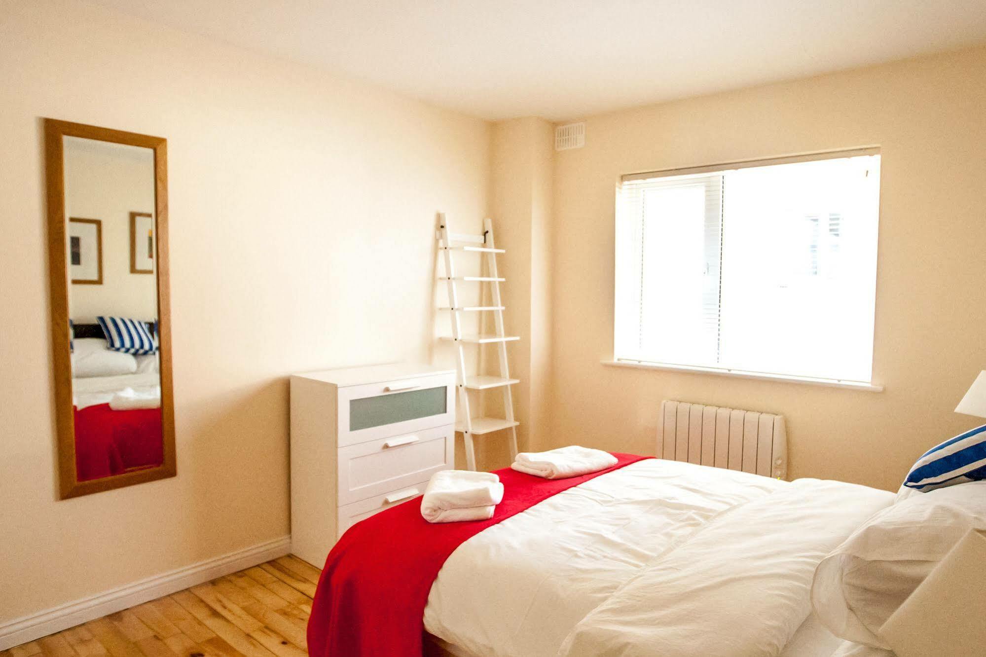 Dominick Street Apartments غالواي المظهر الخارجي الصورة
